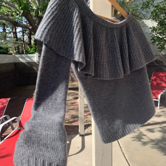 Aqua 100% cashmere grey sweater one sleeve XS - Picture 6 of 14